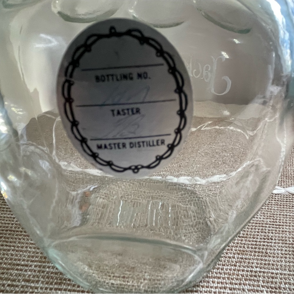 Vintage Jack Daniels Belle of Lincoln Etched Decanter 1.75 L Taster Signed Label - Picture 6 of 12